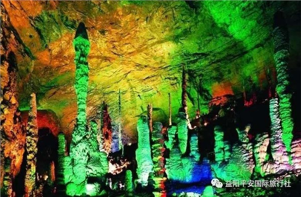 　張家界大峽谷、玻璃橋、黃龍洞品質(zhì)純玩兩日游c2