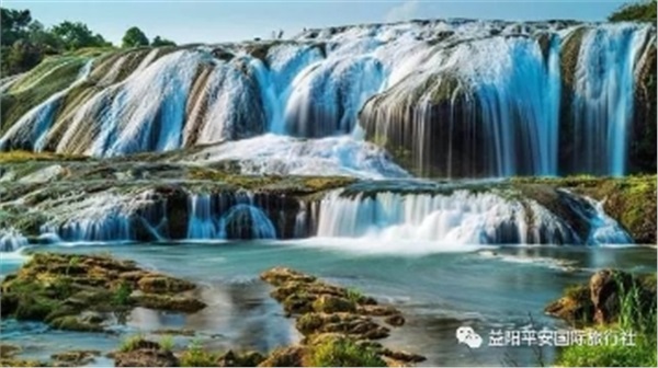 貴州黃果樹(shù)大瀑布、梵凈山、西江千戶苗寨、荔波大小七孔、鎮(zhèn)遠(yuǎn)古城遵義會(huì)議會(huì)址、息烽集中營(yíng)汽車七日游