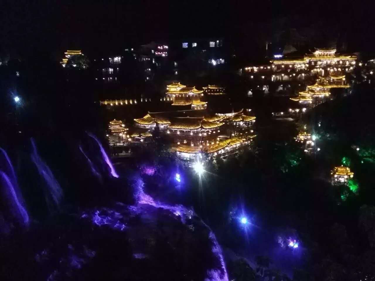 湘西芙蓉鎮(zhèn)、紅石林汽車特價2日游