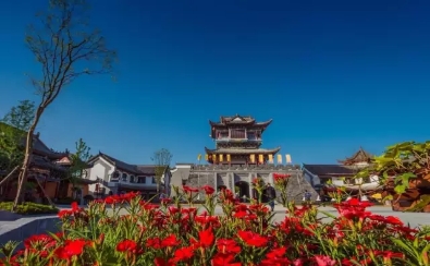 鳳凰古城、晚會(huì)、矮寨大橋、魔鬼玻璃棧道、墨戎苗寨汽車兩日游